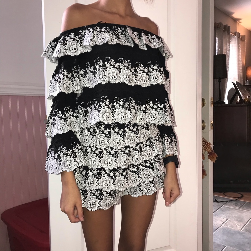 Gianni Bini black and white two piece set